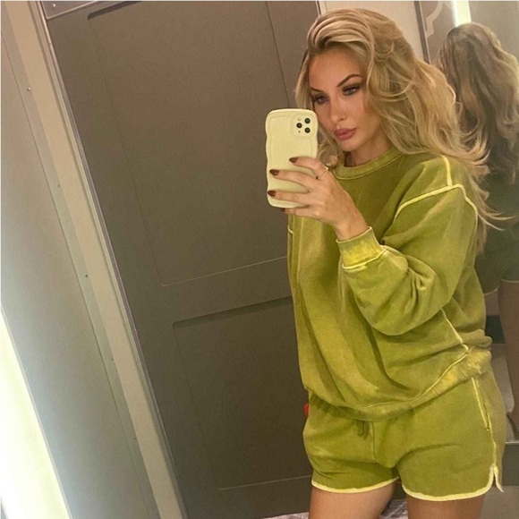 Women's Oversized Sweatshirt - Wild Fable
Green new - Picture 4 of 7